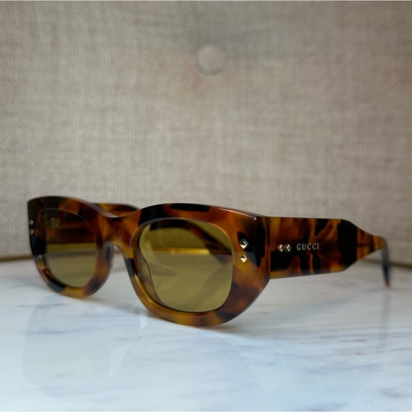 New! Authentic GUCCI Rectangle Sunglasses. - Picture 10 of 14